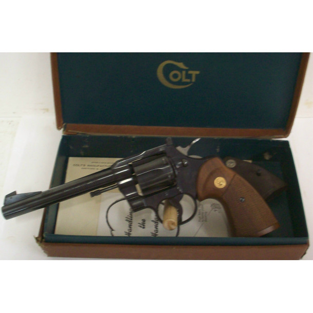 Colt Officers Model Match DA Revolver in 22 LR w/ Box