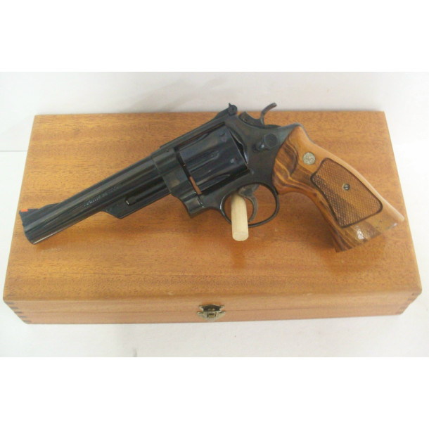 Cased Smith & Wesson Model 57 DA Revolver