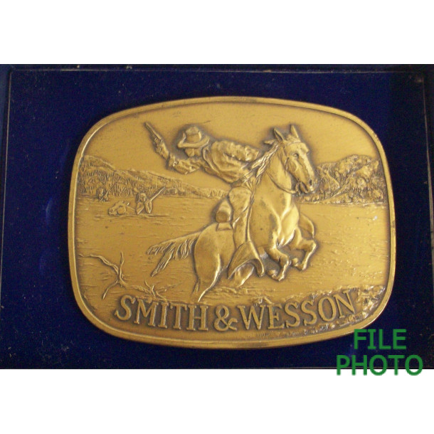 Smith & Wesson 1975 "Hostiles" Belt Buckle Smith & Wesson 1975 "Hostiles" Belt Buckle